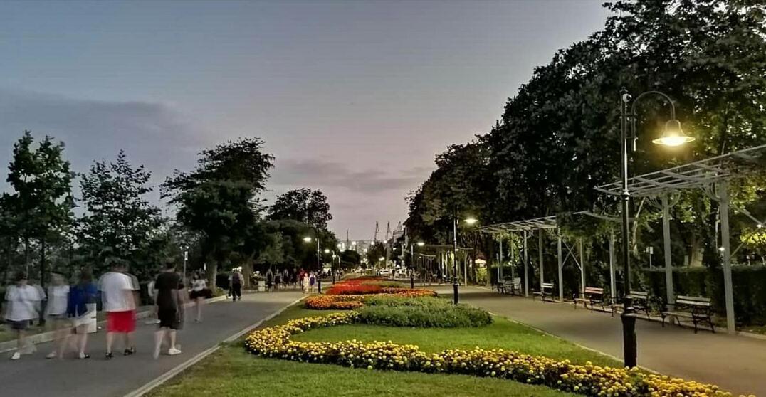 Art Luxury Apartment Burgas City Eksteriør billede